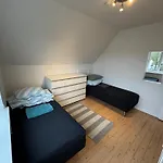 4 Vaerelses 85m2 Med 3 Sovevaerelser Og 6 Enkelt Senge أودنسه