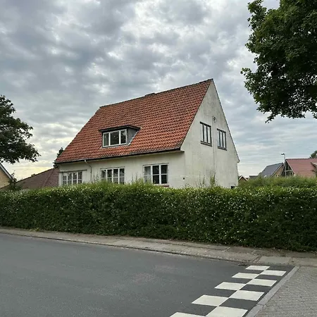 4 Vaerelses 85m2 Med 3 Sovevaerelser Og 6 Enkelt Senge Apartamento *