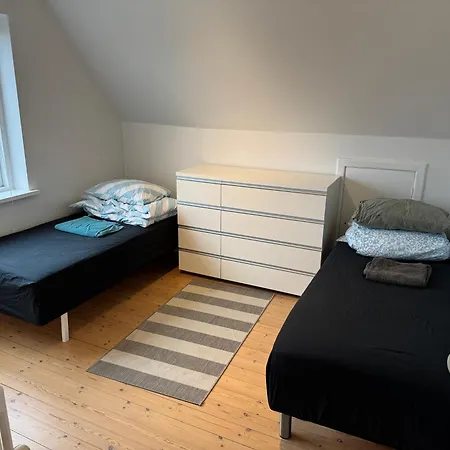 4 Vaerelses 85m2 Med 3 Sovevaerelser Og 6 Enkelt Senge Apartamento Odense
