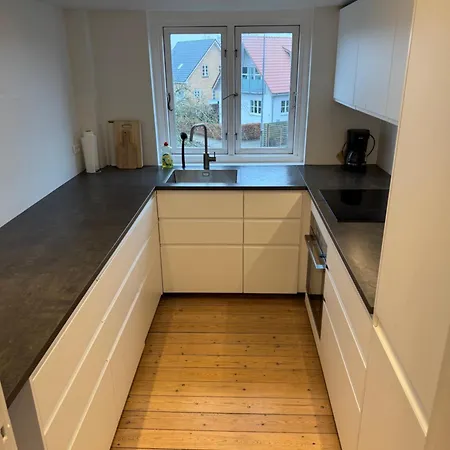 Apartamento 4 Vaerelses 85m2 Med 3 Sovevaerelser Og 6 Enkelt Senge Odense