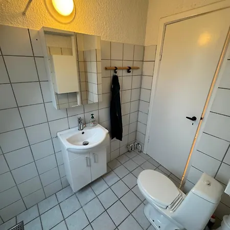 4 Vaerelses 85m2 Med 3 Sovevaerelser Og 6 Enkelt Senge דירה אודנזה