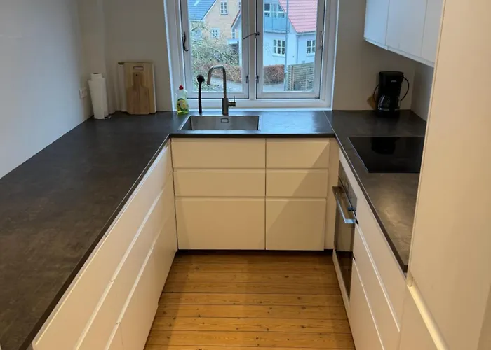 Apartamento 4 Vaerelses Lejlighed 85M2 Med 3 Sovevaerelser Og 6 Enkelt Senge Odense